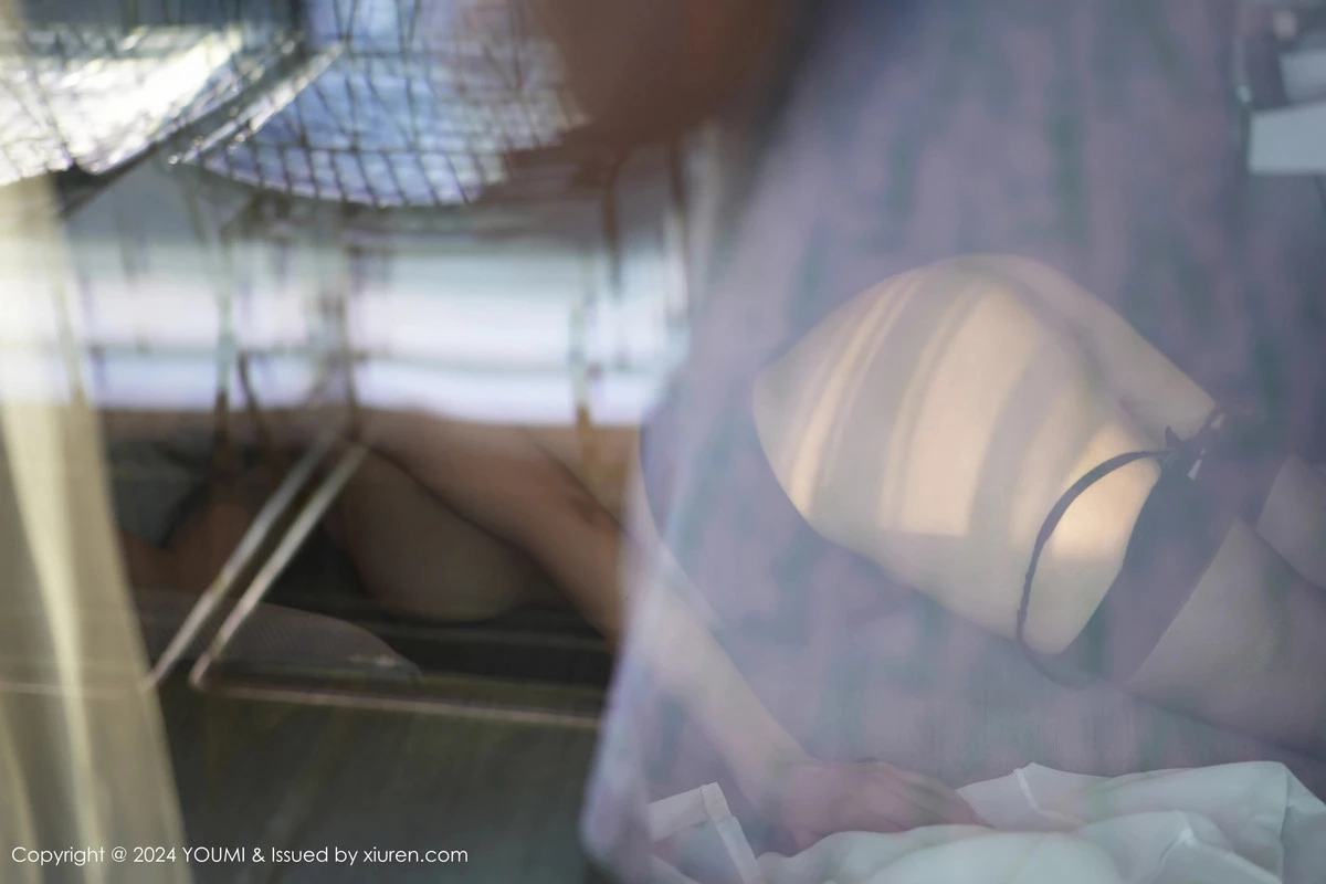 秀人集.com_[YouMi尤蜜荟]Vol.1066_模特菲儿beauty性感白色OL服饰配黑丝吊袜秀完美身材诱惑写真71P