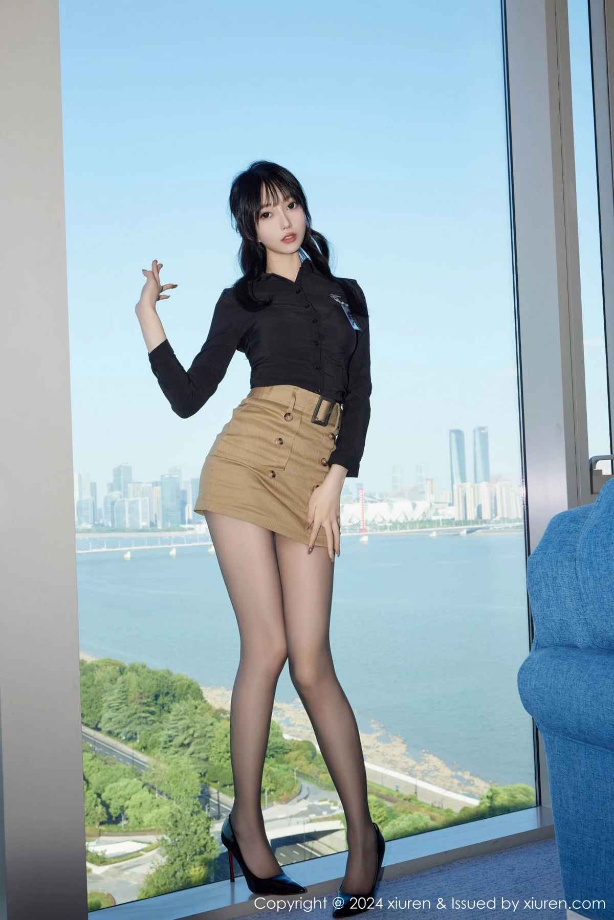 秀人集.com_[XiuRen秀人网]No.9309_模特玥儿玥er性感黑色情趣服饰配开档黑丝秀曼妙身姿诱惑写真72P