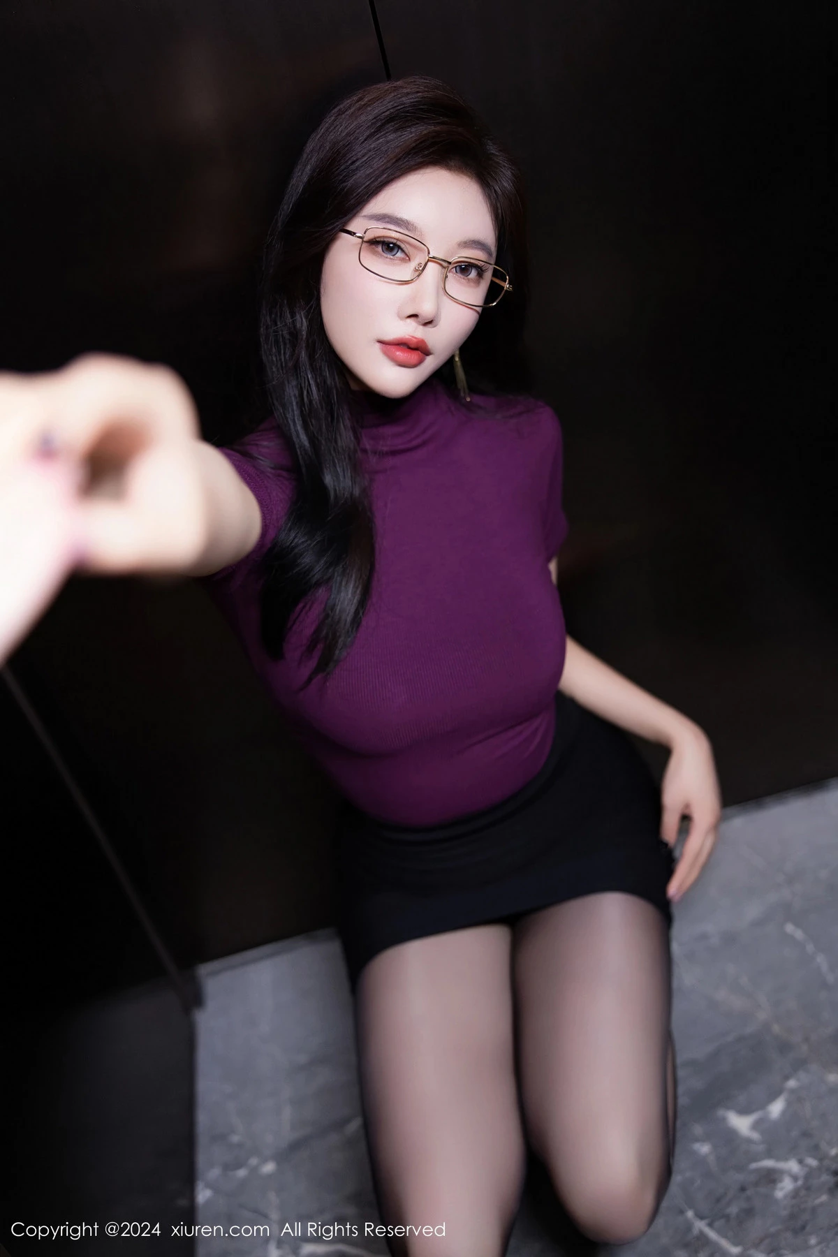 秀人集.com_[XiuRen秀人网]No.9421_女神杨晨晨Yome性感紫色内衣配超薄无内黑色秀丰腴身材诱惑写真80P