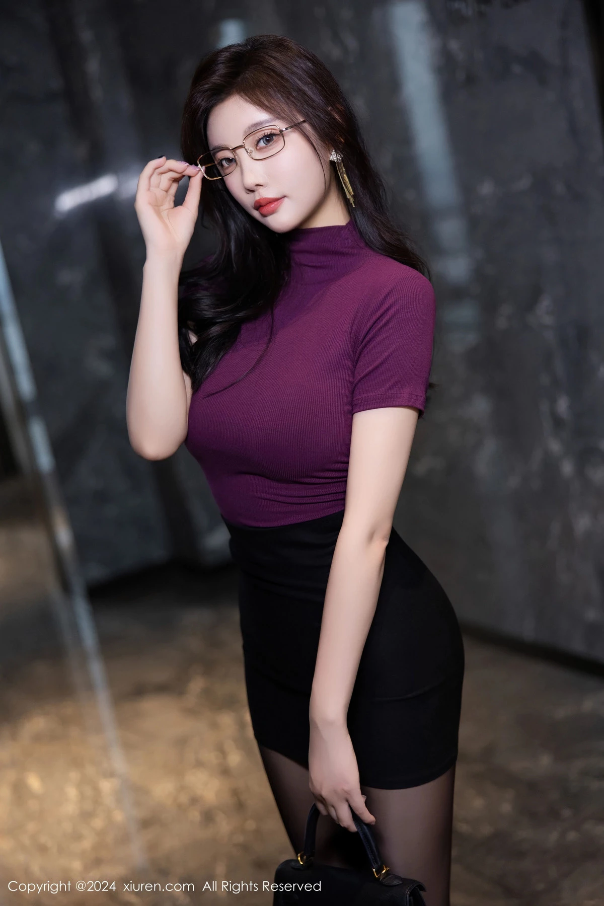 秀人集.com_[XiuRen秀人网]No.9421_女神杨晨晨Yome性感紫色内衣配超薄无内黑色秀丰腴身材诱惑写真80P