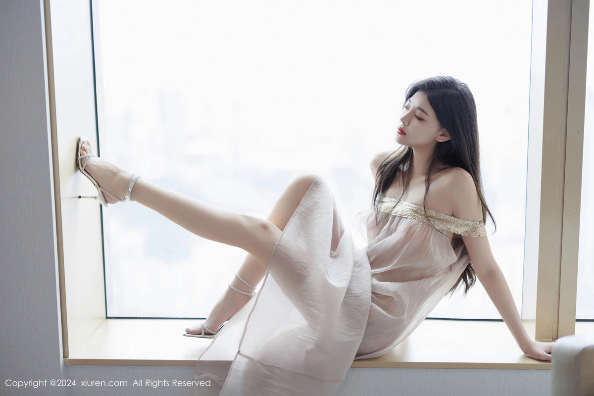 秀人集.com_[XiuRen秀人网]No.9426_模特初梦瑶私房性感浅色薄透连衣裙配凉高跟秀翘臀美腿诱惑写真102P