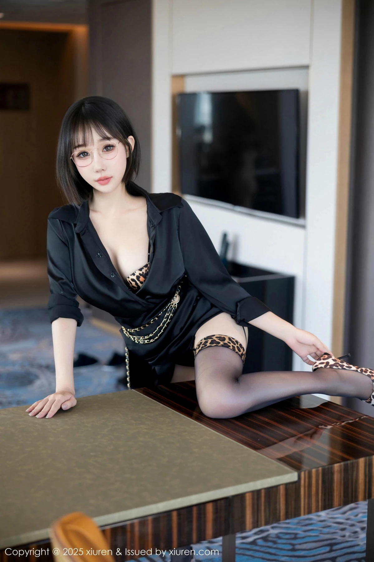 秀人集.com_[XiuRen秀人网]No.9701_模特波巧酱私房性感豹纹内衣配黑丝吊袜秀曼妙身姿完美诱惑写真79P