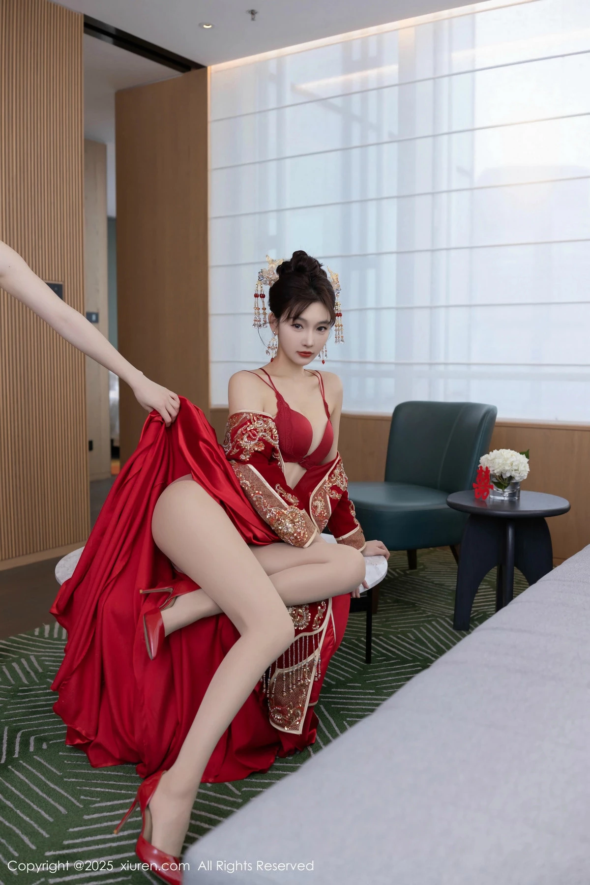 秀人集.com_[XiuRen秀人网]No.9770_模特陆萱萱性感新娘装露红色内衣配超薄肉丝秀柔美身材诱惑写真82P