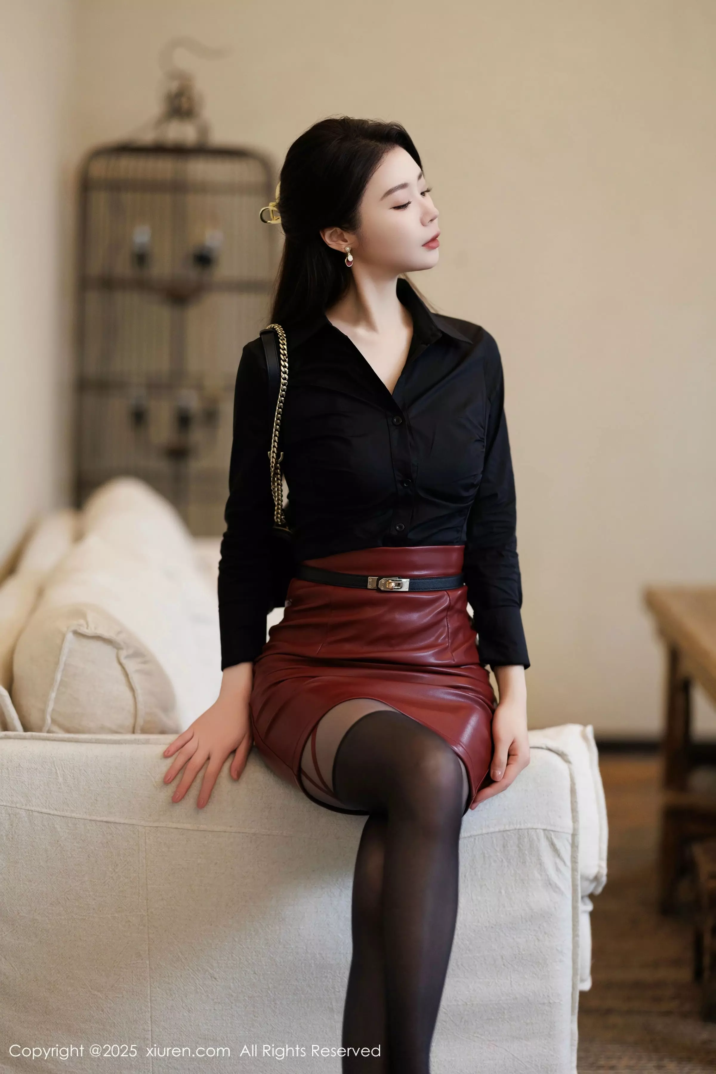 秀人集.com_[XiuRen秀人网]No.10039_模特梦心玥性感黑衬衫露红色内衣配超薄黑丝秀曼妙身姿诱惑写真91P