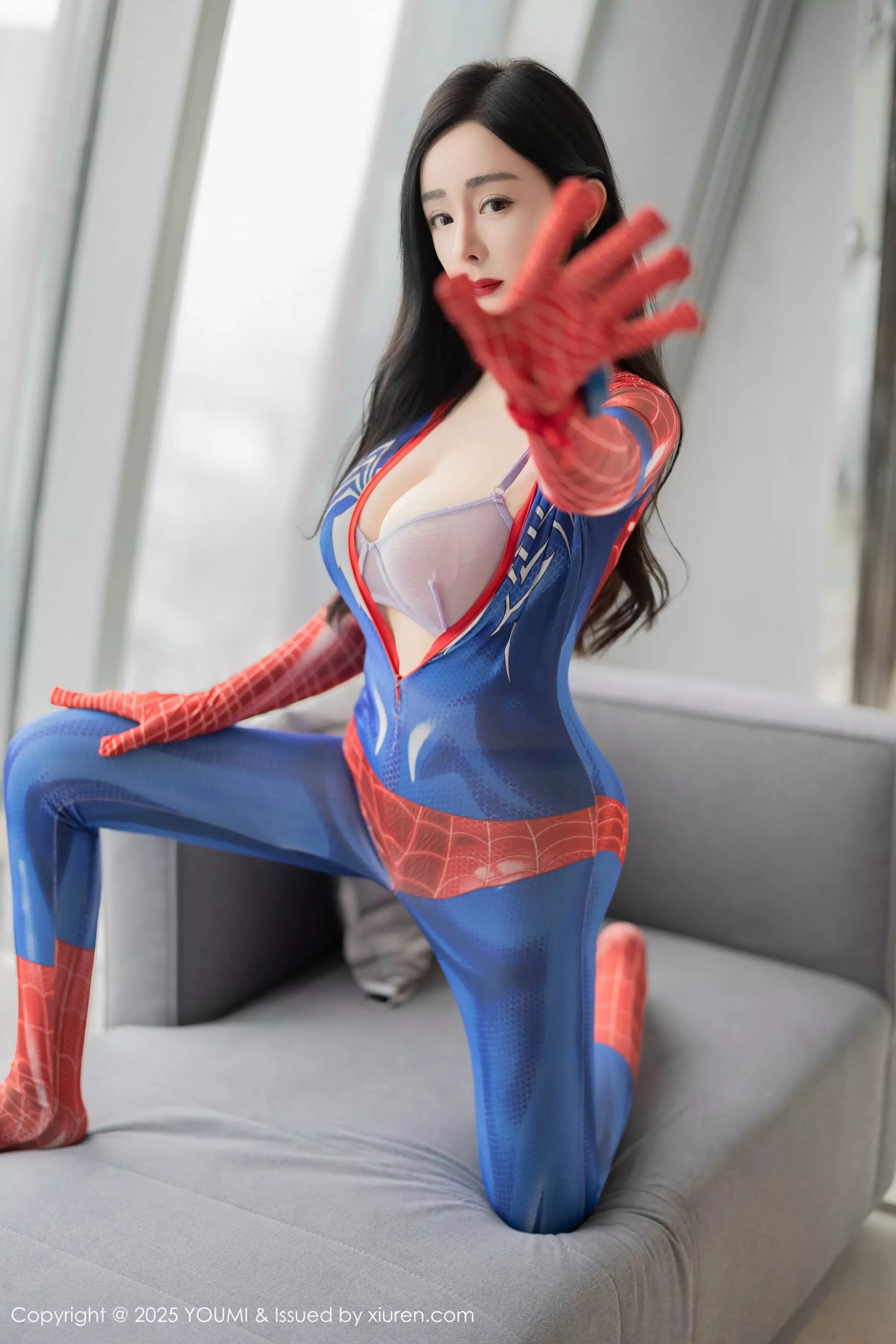 秀人集.com_[YouMi尤蜜荟]Vol.1138_模特允爾性感紧身蜘蛛侠服饰露灰色内衣秀丰满身材撩人诱惑写真78P