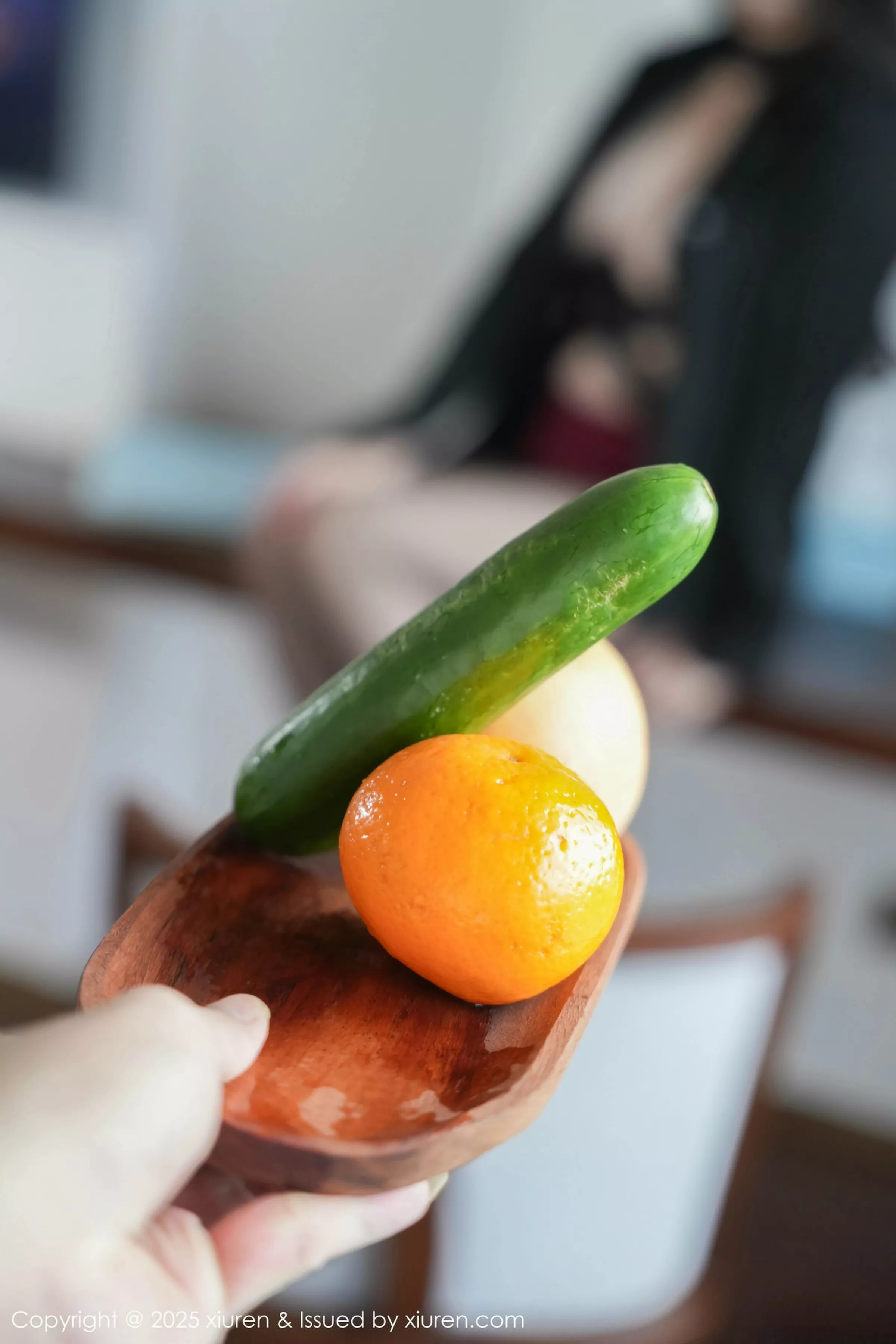 秀人集.com_[XiuRen秀人网]No.10527_模特软情性感黑色制服配红色短裙露超薄黑丝秀曼妙身姿诱惑写真66P