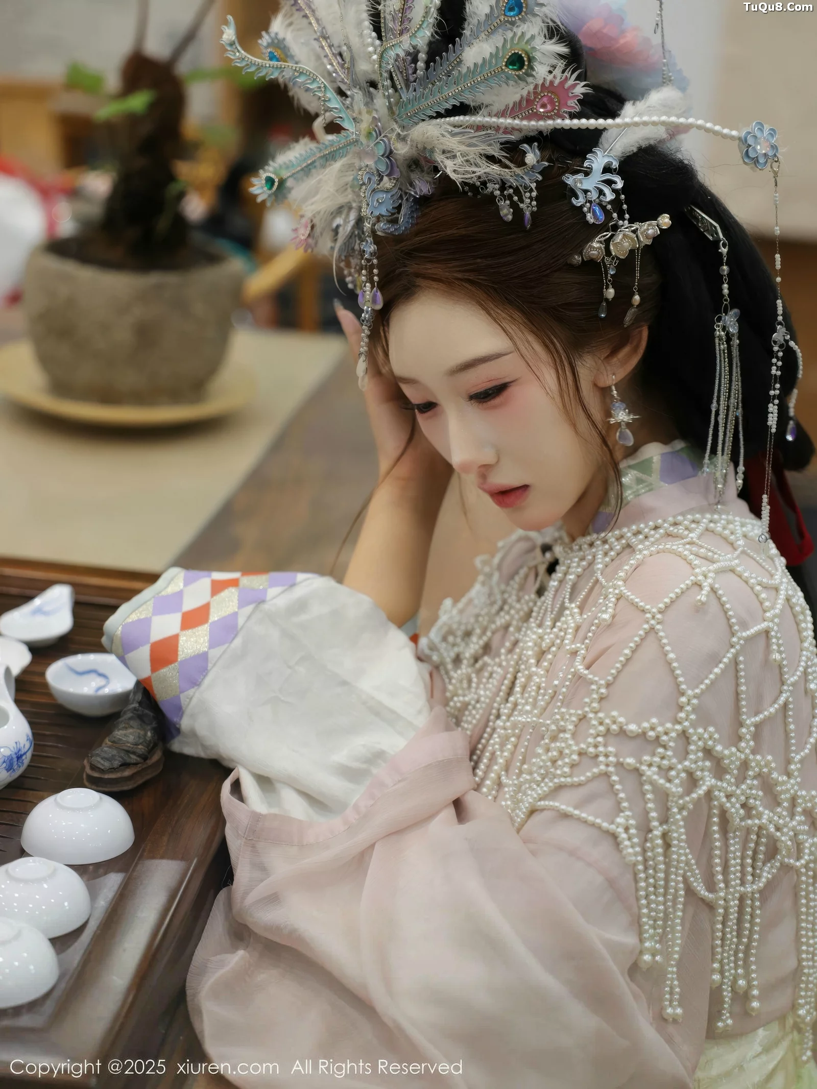 秀人集.com_[XiuRen秀人网]No.10736_模特金允希Yuki性感浅色古装薄纱服饰秀丰腴身材迷人诱惑写真80P