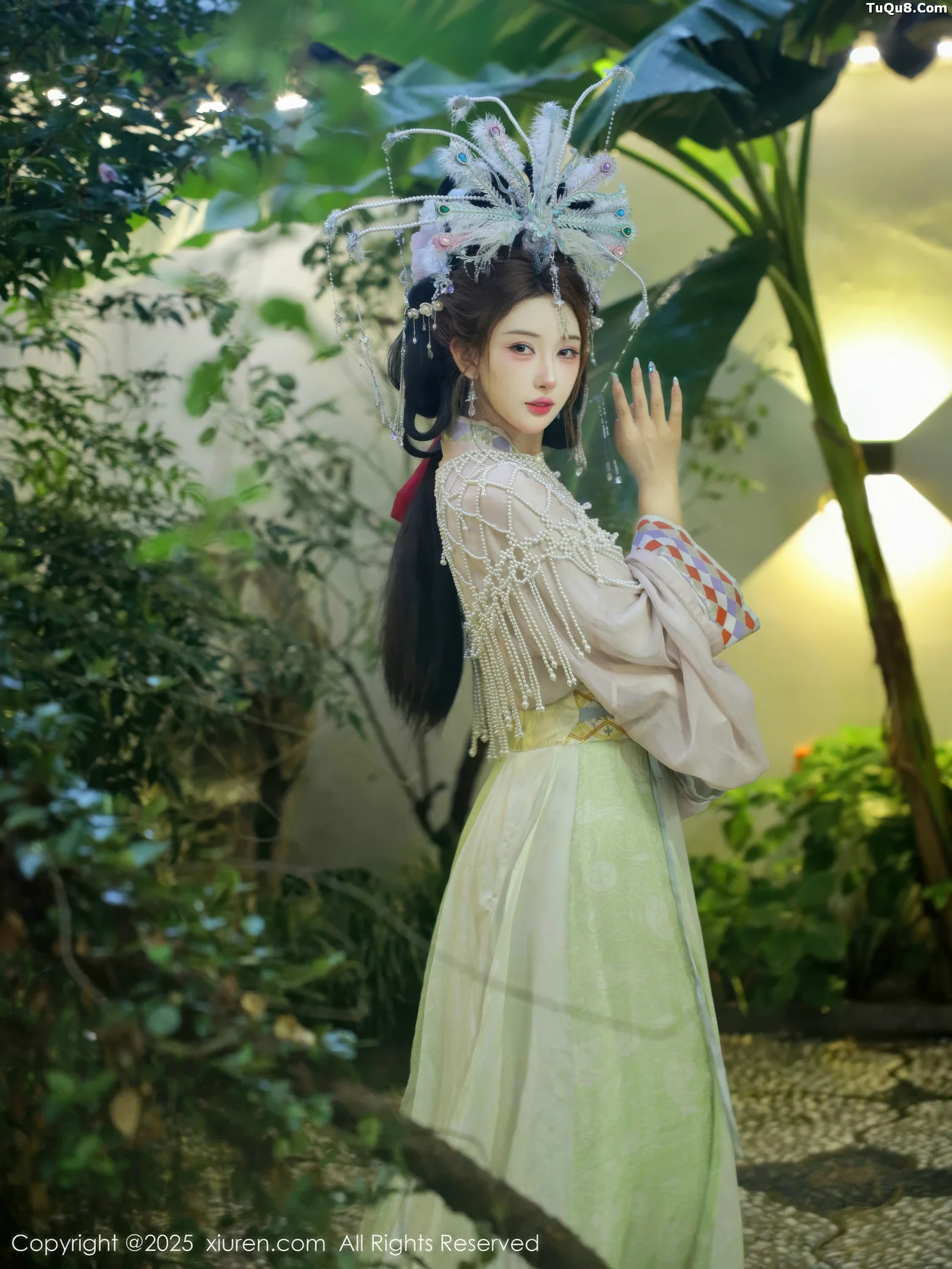 秀人集.com_[XiuRen秀人网]No.10736_模特金允希Yuki性感浅色古装薄纱服饰秀丰腴身材迷人诱惑写真80P