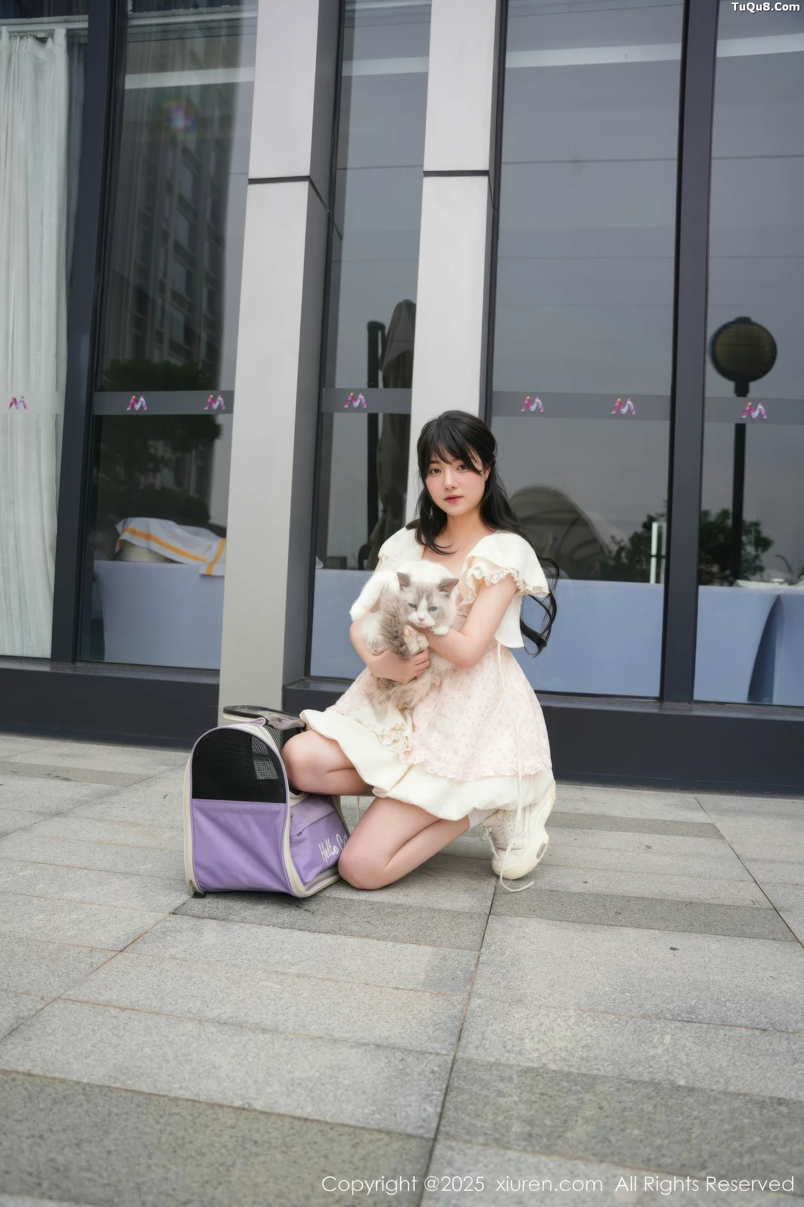 秀人集.com_[XiuRen秀人网]No.10734_模特软情性感浅色连衣短裙配白色腿袜秀翘臀模特撩人诱惑写真75P