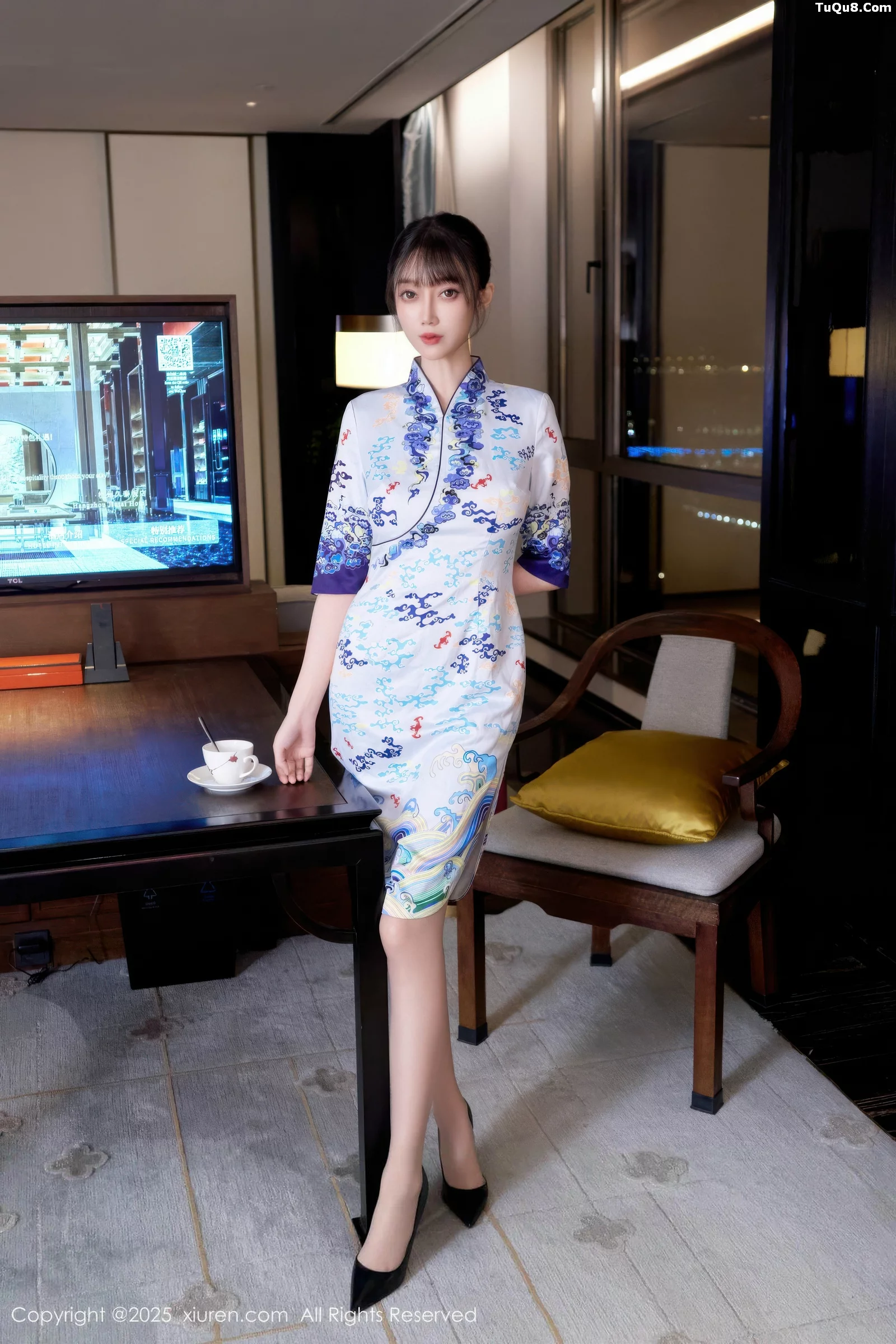 秀人集.com_[XiuRen秀人网]No.10741_模特玥儿玥er性感空姐制服旗袍配超薄肉色秀完美身材诱惑写真75P