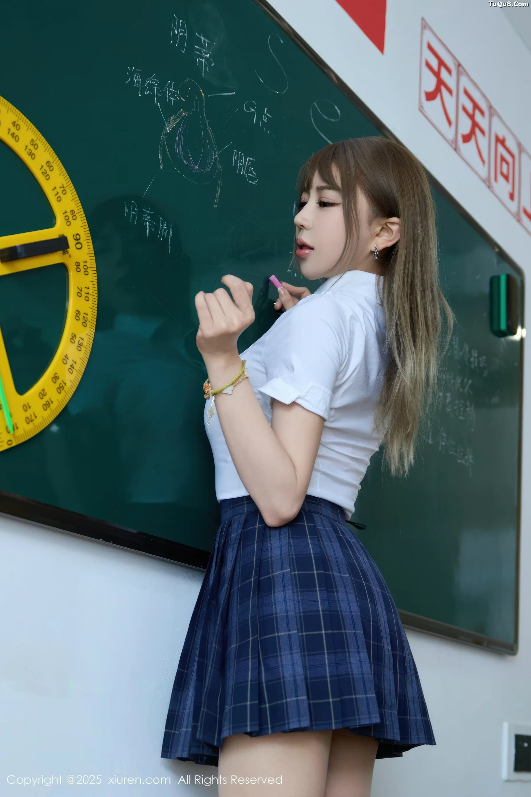 秀人集.com_[XiuRen秀人网]No.10750_模特Zoe柚柚教室场景性感JK服装配超薄肉丝秀凹凸身材诱惑写真70P