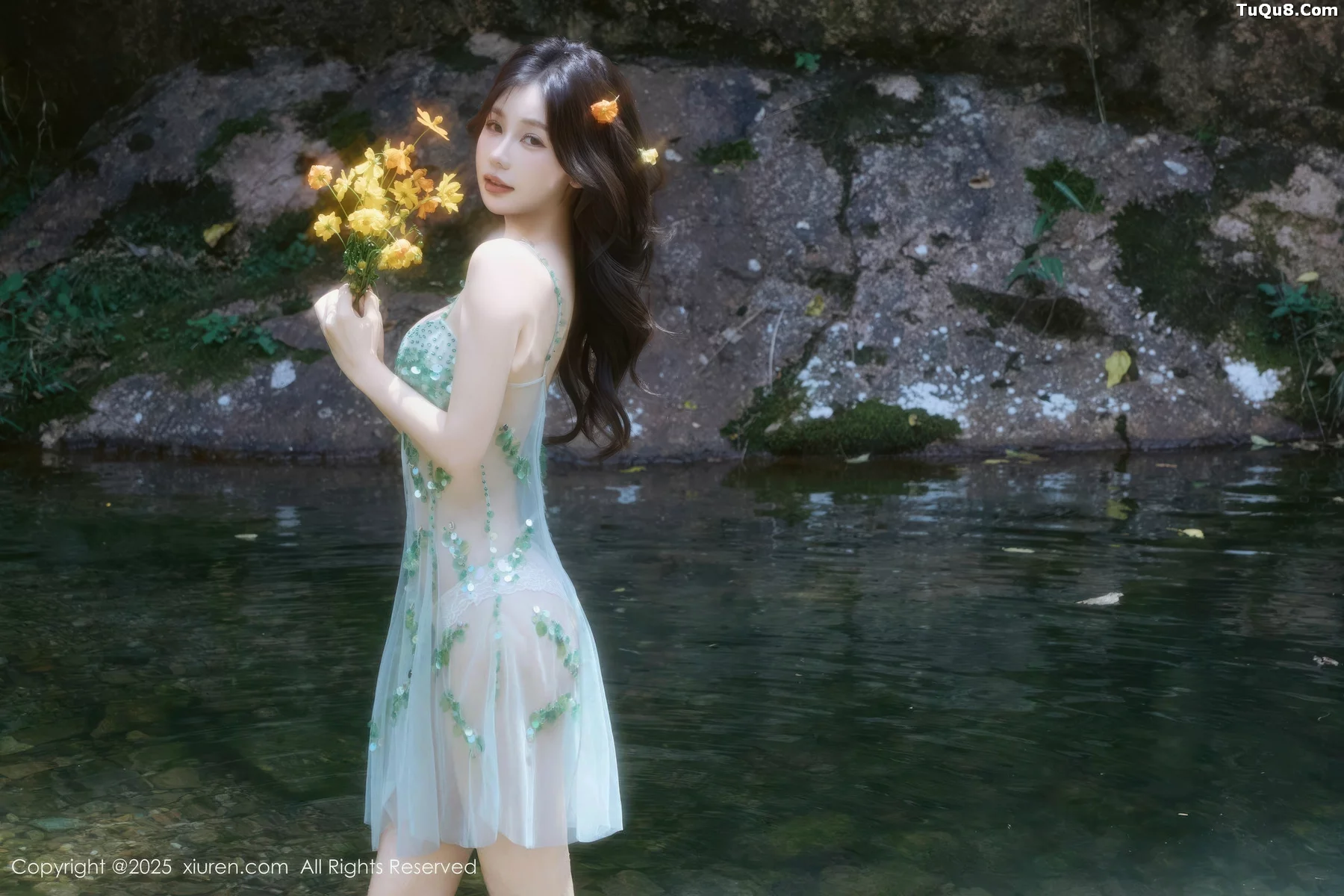 秀人集.com_[XiuRen秀人网]No.10756_模特尹甜甜户外小溪性感薄纱亮片裙湿身秀丰腴身材惹火诱惑写真60P