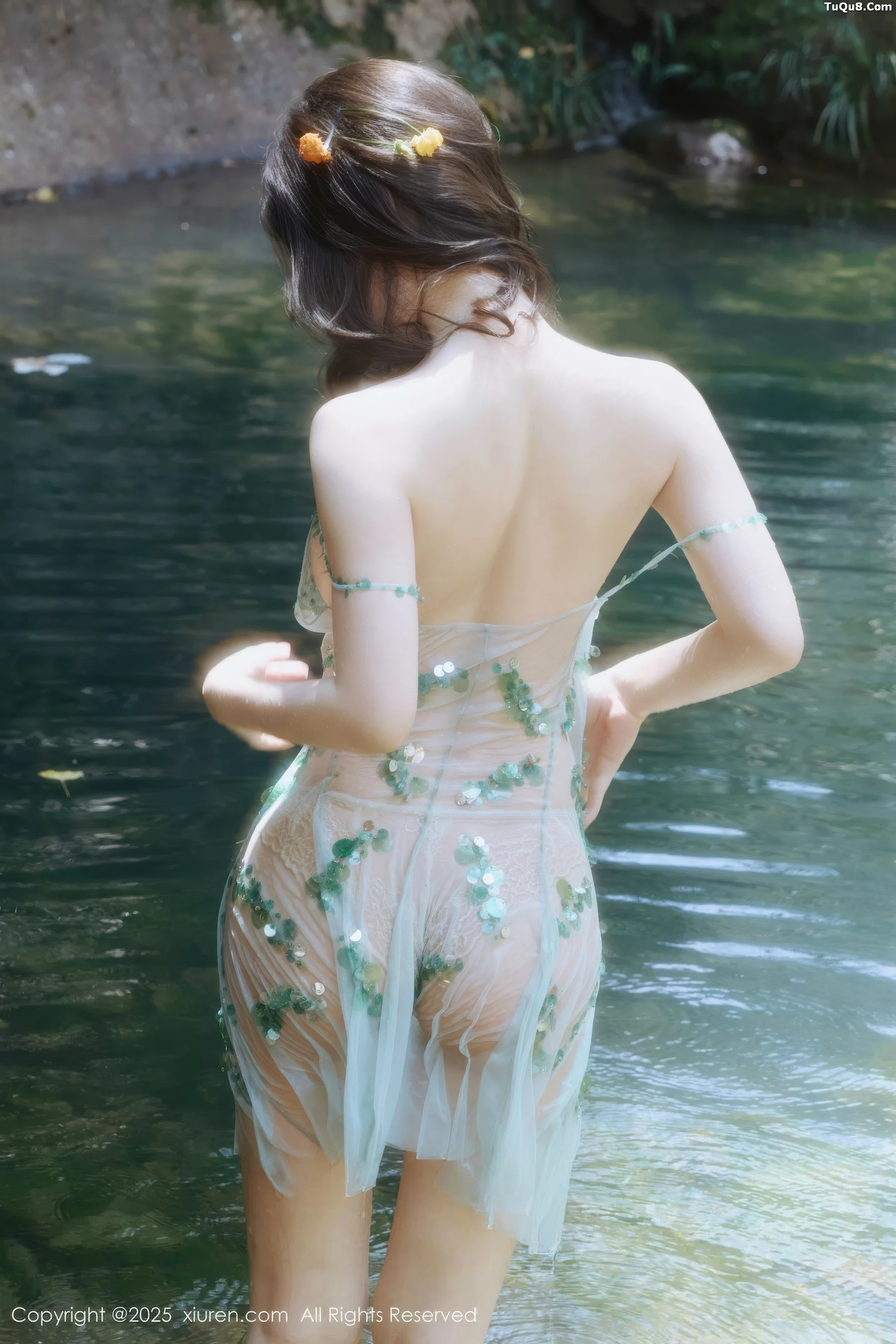 秀人集.com_[XiuRen秀人网]No.10756_模特尹甜甜户外小溪性感薄纱亮片裙湿身秀丰腴身材惹火诱惑写真60P