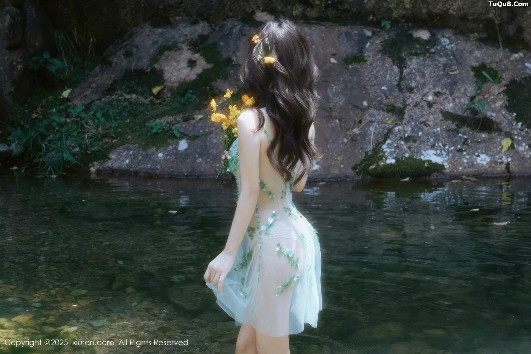 秀人集.com_[XiuRen秀人网]No.10756_模特尹甜甜户外小溪性感薄纱亮片裙湿身秀丰腴身材惹火诱惑写真60P