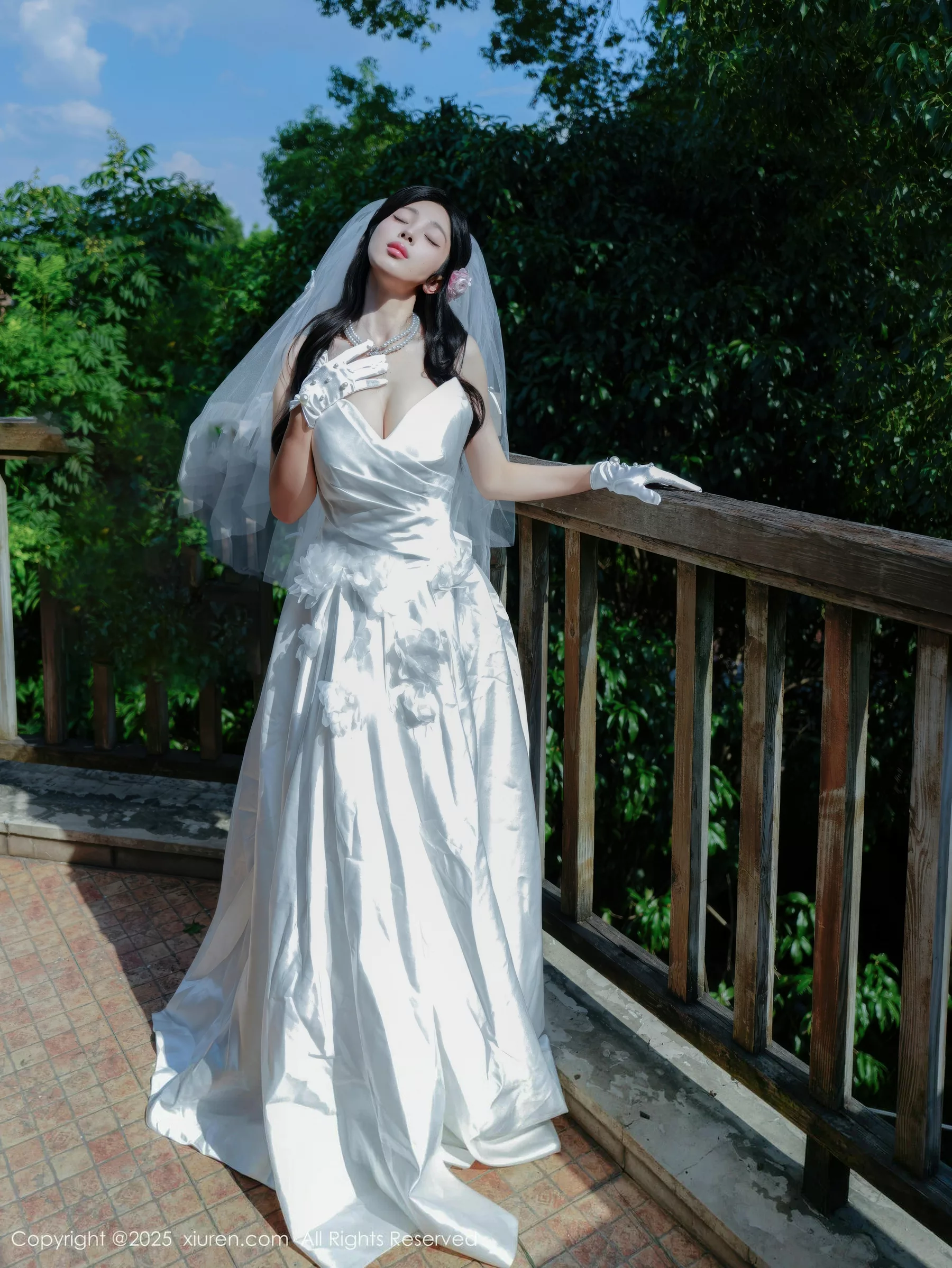 秀人集.com_[XiuRen秀人网]No.10769_新人模特朱朱molly性感白色婚纱配白色丝袜秀凹凸身材诱惑写真54P