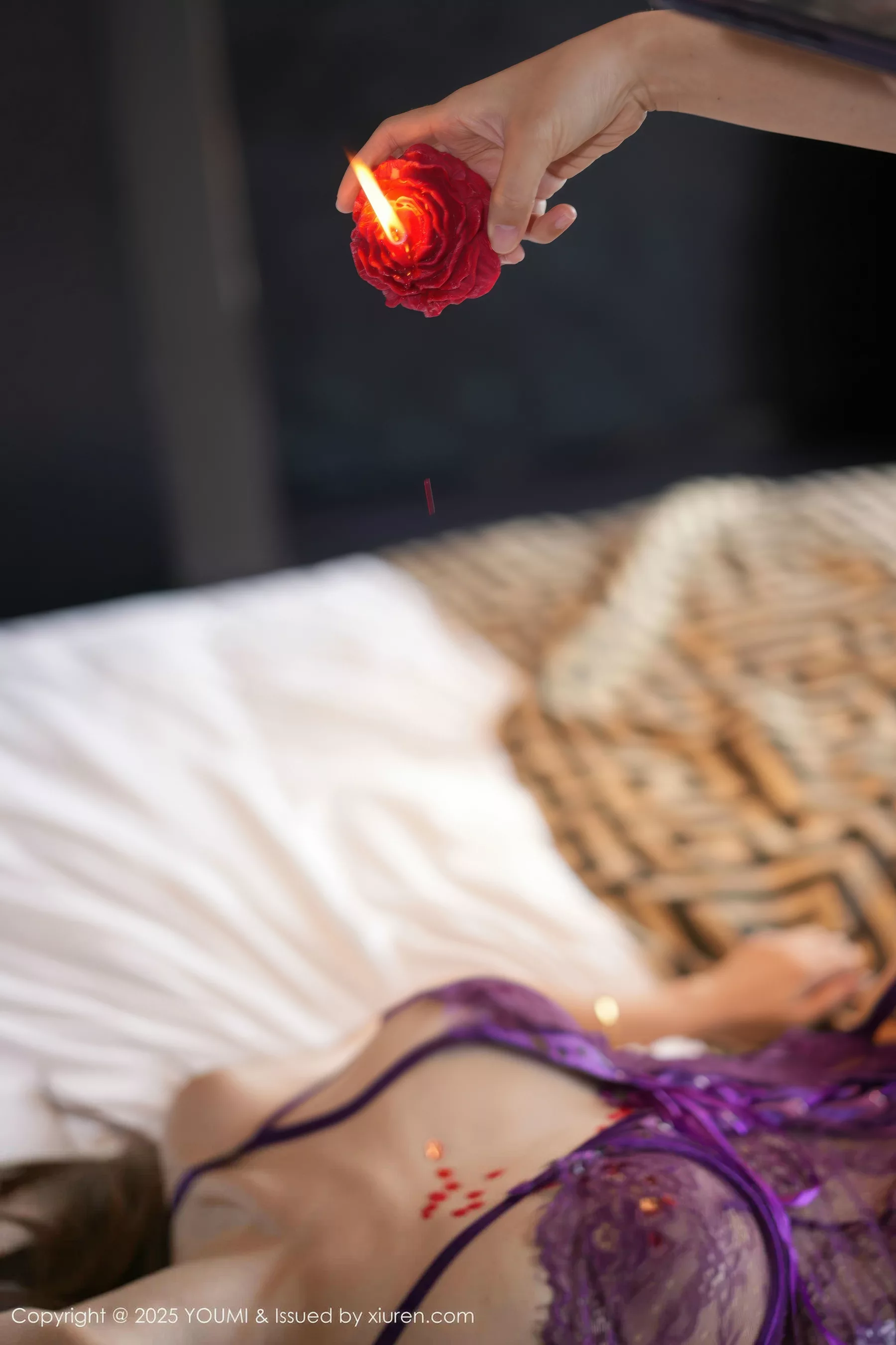 秀人集.com_[YouMi尤蜜荟]Vol.1168_模特桃桃·夭夭twins性感OL服饰露紫色情趣内衣秀惹火身材诱惑写真82P