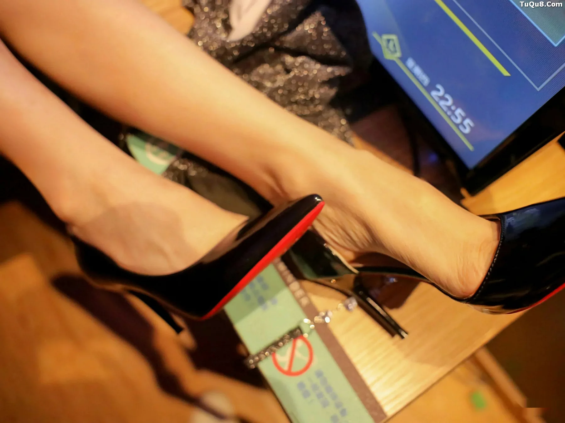 秀人集.com_[XiuRen秀人网]No.10794_模特梨霜儿性感黑色吊带配黑短裙露凉高跟秀翘臀美腿诱惑写真75P