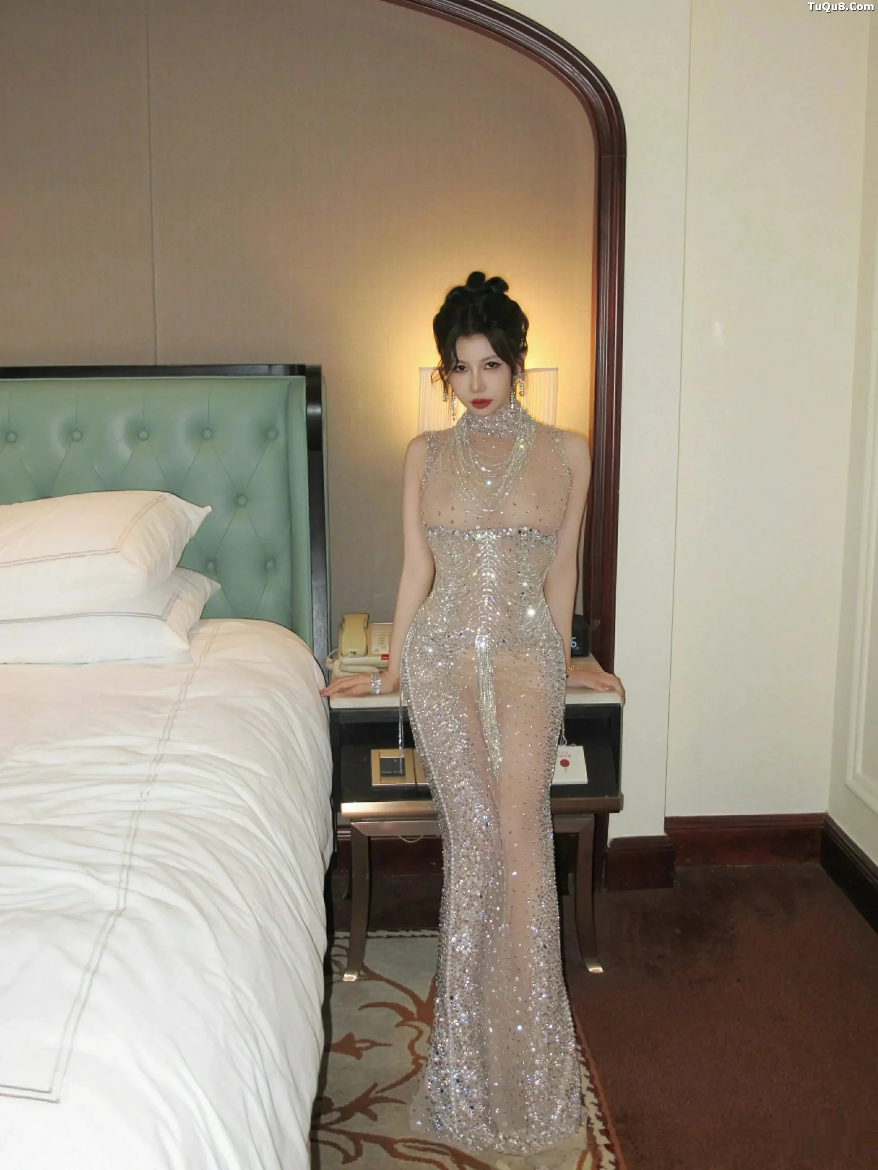 秀人集.com_[XiuRen秀人网]No.10802_模特尹甜甜sunny性感薄透闪亮连衣长裙秀完美身材迷人诱惑写真88P