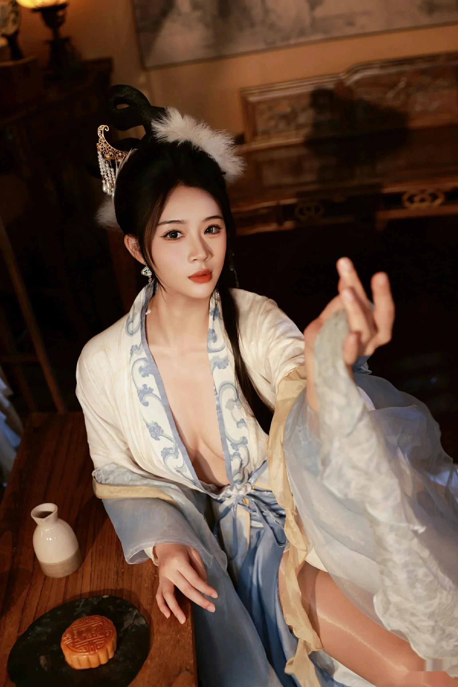 秀人集.com_[XiuRen秀人网]No.10835_模特南乔中秋主题性感汉服装扮配超薄肉丝秀白嫩肌肤诱惑写真76P