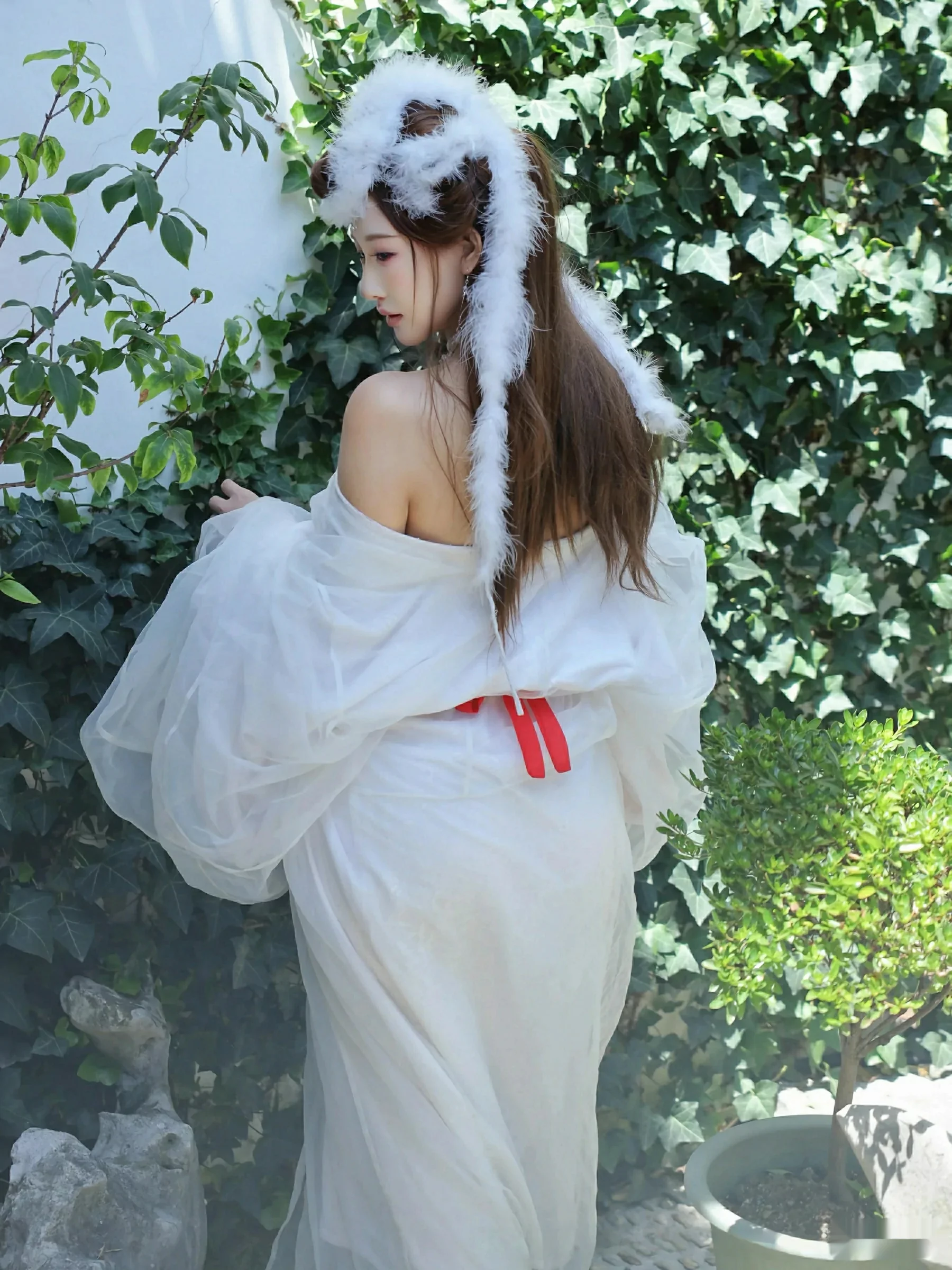 秀人集.com_[XiuRen秀人网]No.10843_模特金允希Yuki性感白色锦毛鼠装扮低胸秀丰腴身材完美诱惑写真78P