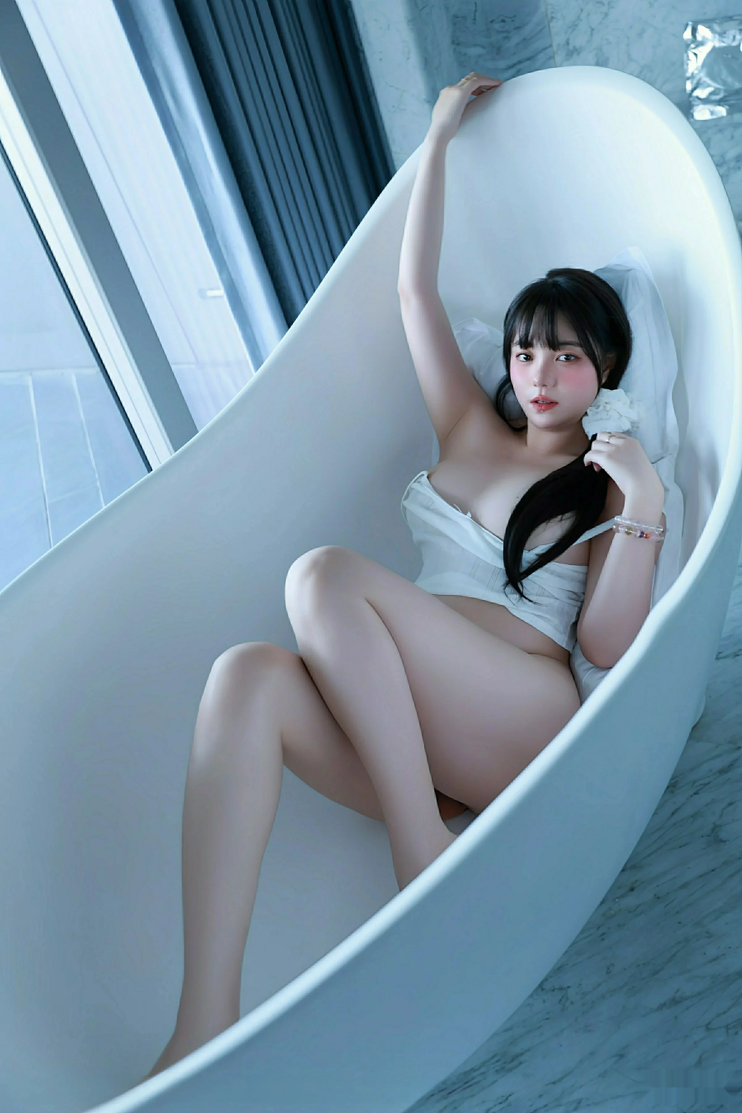 秀人集.com_[XiuRen秀人网]No.10841_模特软情性感白色低胸吊带配白色短裤秀丰腴身姿撩人诱惑写真70P