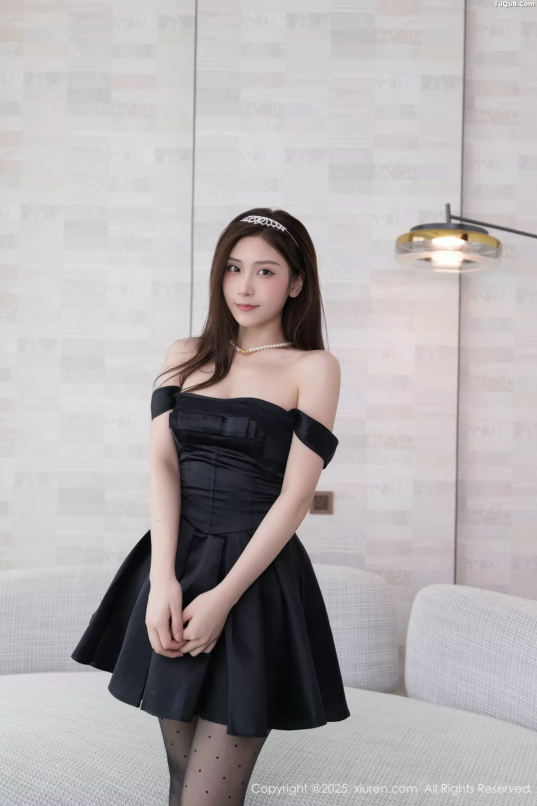 秀人集.com_[XiuRen秀人网]No.10878_模特刘婷婷性感黑色连衣短裙配黑色圆点丝袜秀曼妙身材诱惑写真71P