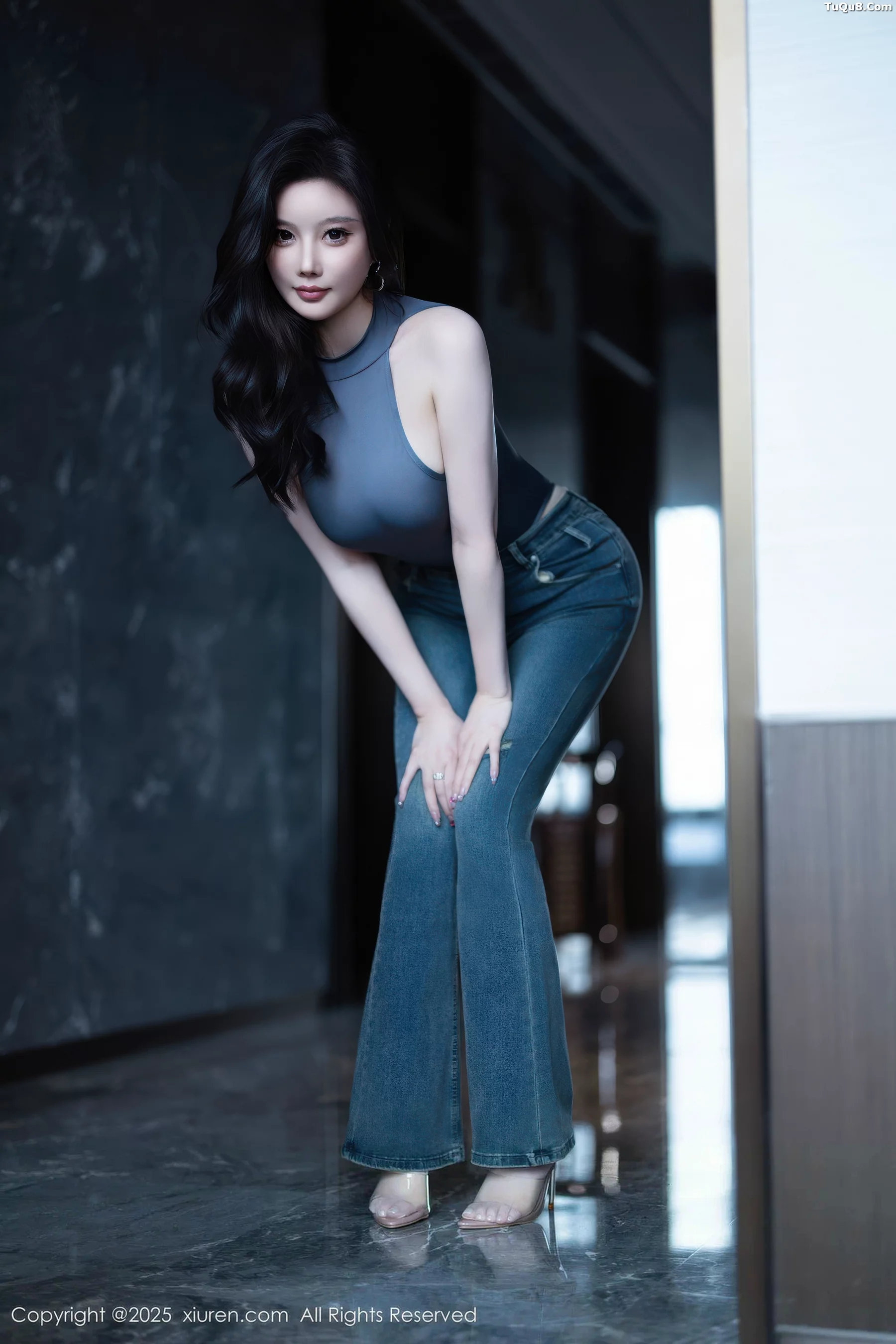 秀人集.com_[XiuRen秀人网]No.10952_女神CHENCHEN.性感灰色服饰配蓝色牛仔裤秀丰腴身材诱惑写真90P