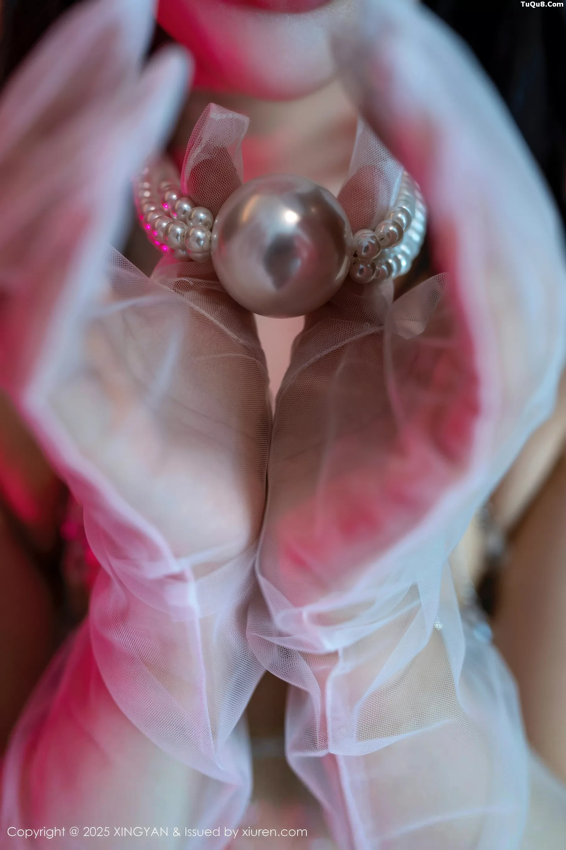 秀人集.com_[XINGYAN星颜社]VOL.415_模特阮福福性感白色珍珠内衣配白色丝袜秀惹火身材诱惑写真66P