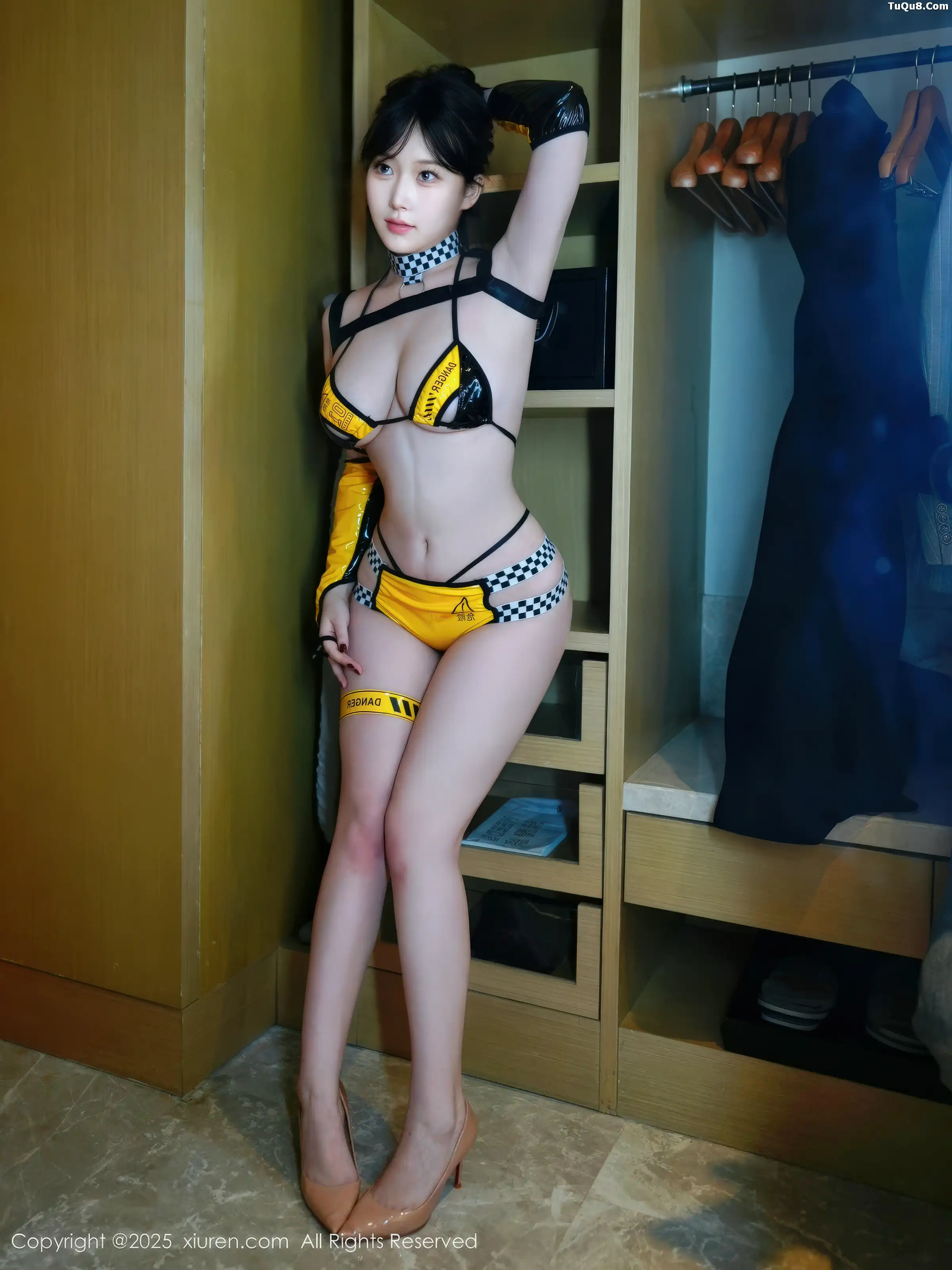 秀人集.com_[XiuRen秀人网]No.11056_模特李沁恩lrene户外性感黄色赛车制服秀丰腴身材迷人诱惑写真79P