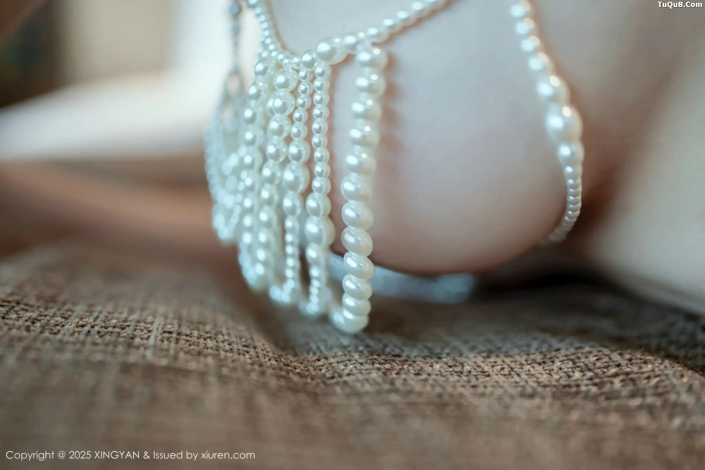 秀人集.com_[XINGYAN星颜社]VOL.441_模特大美妞儿性感白色珍珠内衣配开档白丝秀丰满身材诱惑写真68P