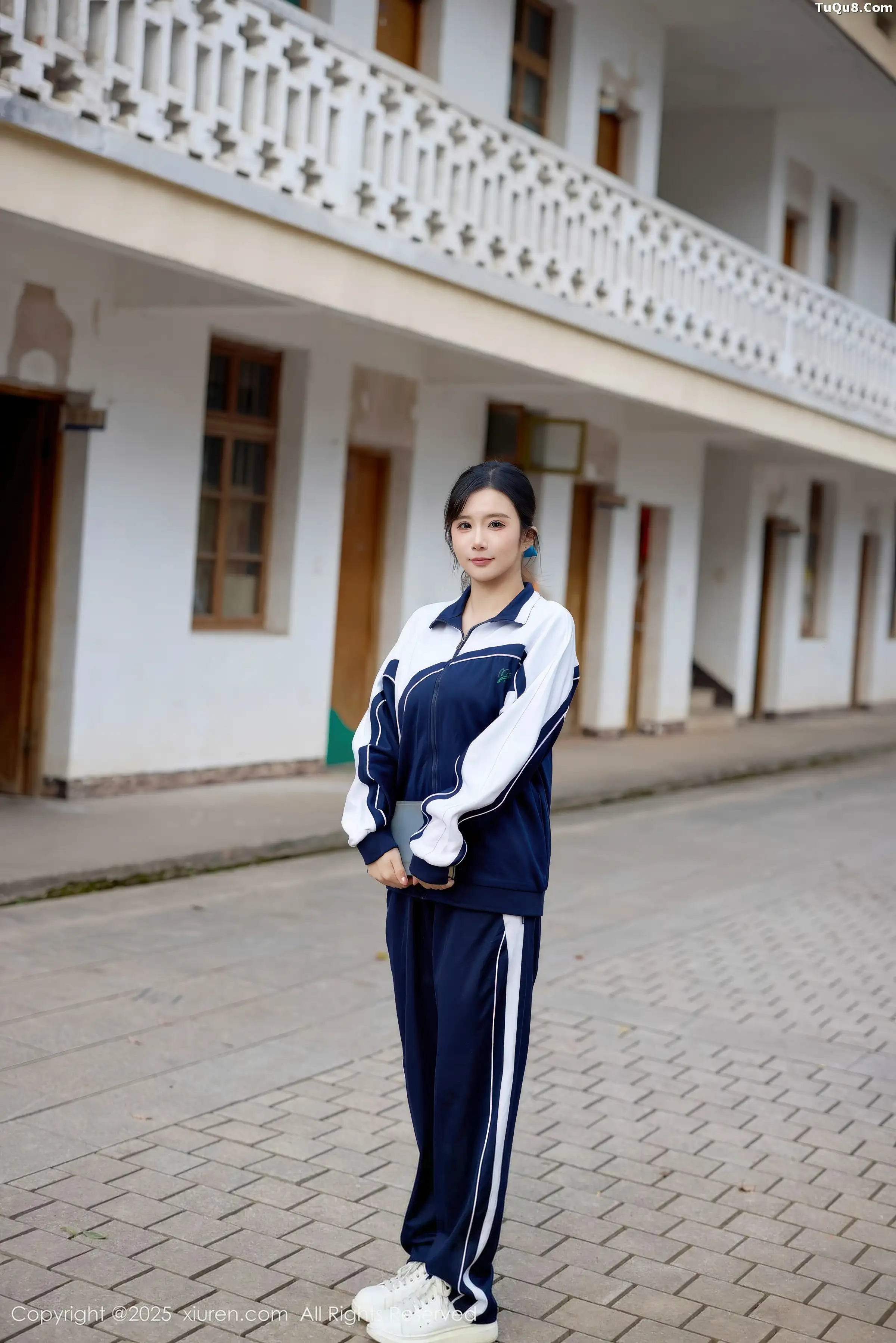 秀人集.com_[XiuRen秀人网]No.11103_模特小肉肉咪性感学生装露红色内衣配黑丝网袜秀凹凸身材写真72P