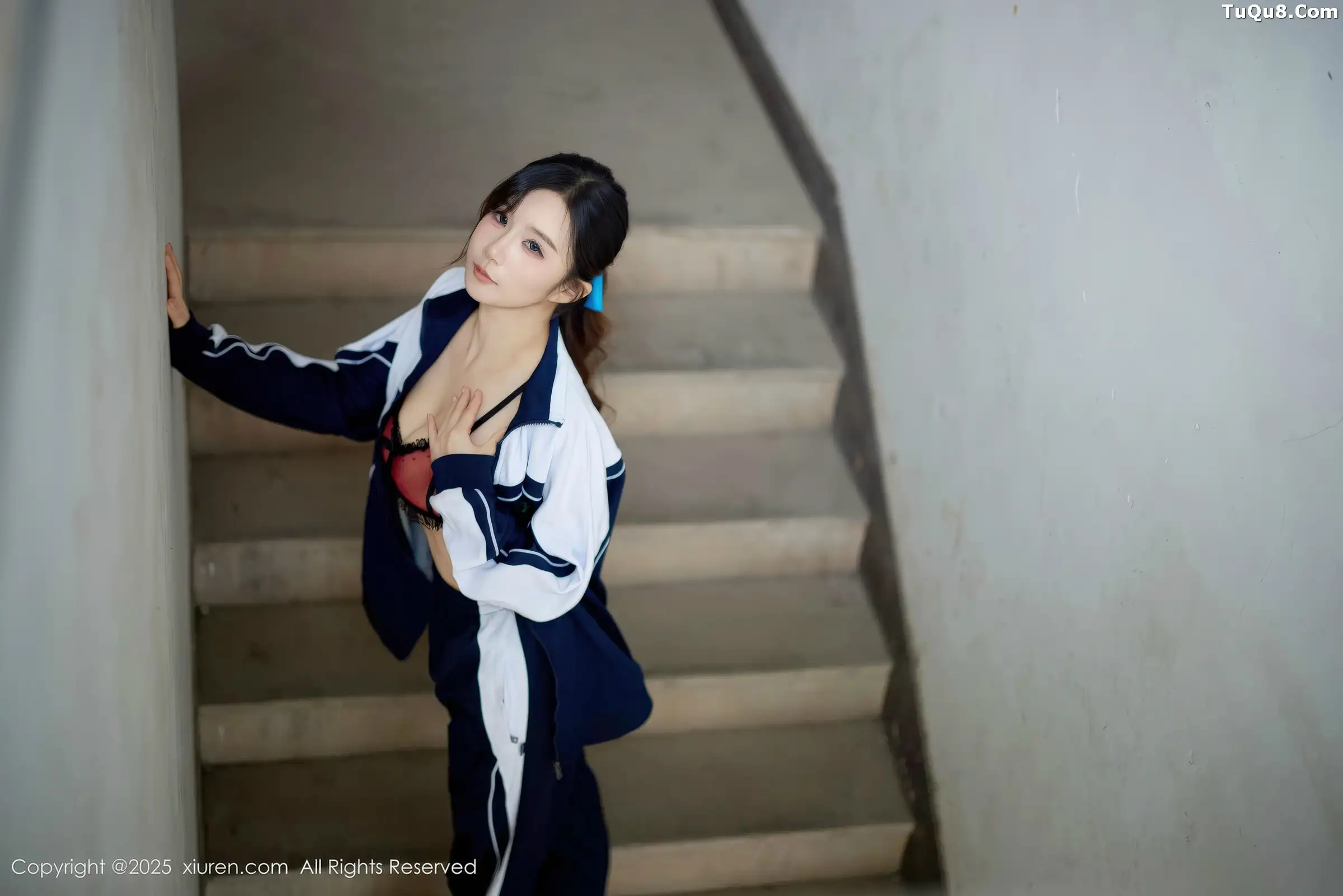 秀人集.com_[XiuRen秀人网]No.11103_模特小肉肉咪性感学生装露红色内衣配黑丝网袜秀凹凸身材写真72P